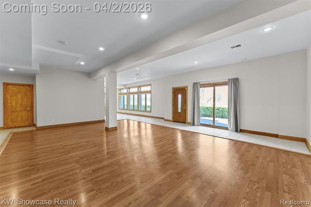 11245 Britney Lane, White Lake, MI 48386