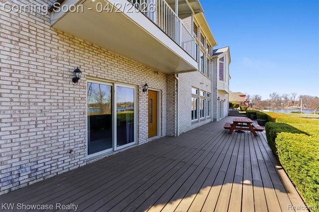 11245 Britney Lane, White Lake, MI 48386