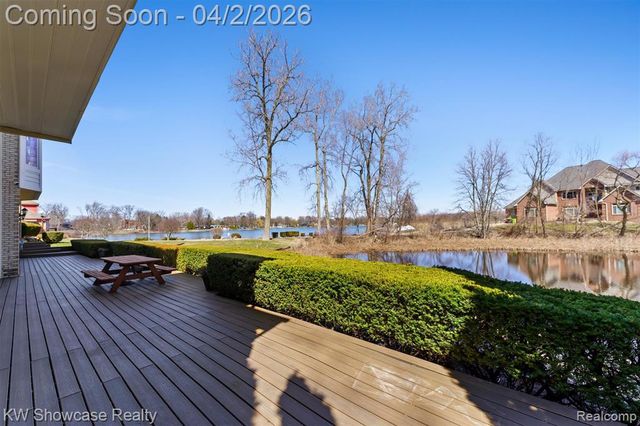 11245 Britney Lane, White Lake, MI 48386