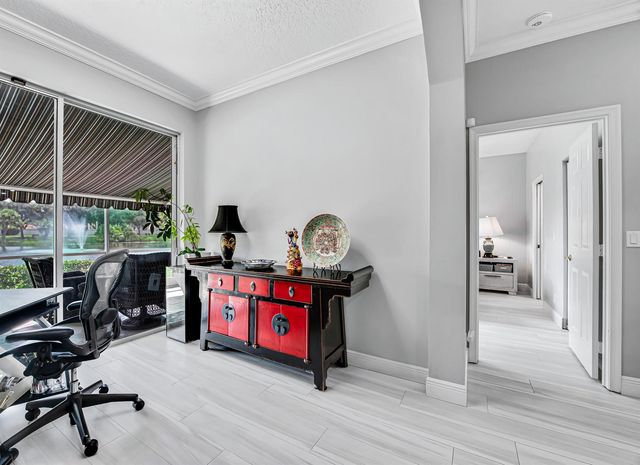 9636 Crescent View Drive N, Boynton Beach, FL 33437