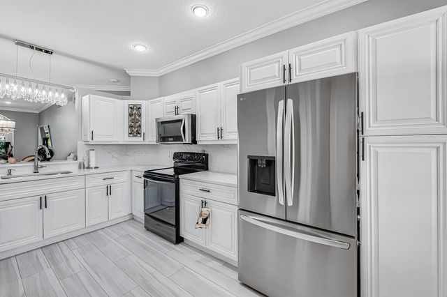 9636 Crescent View Drive N, Boynton Beach, FL 33437