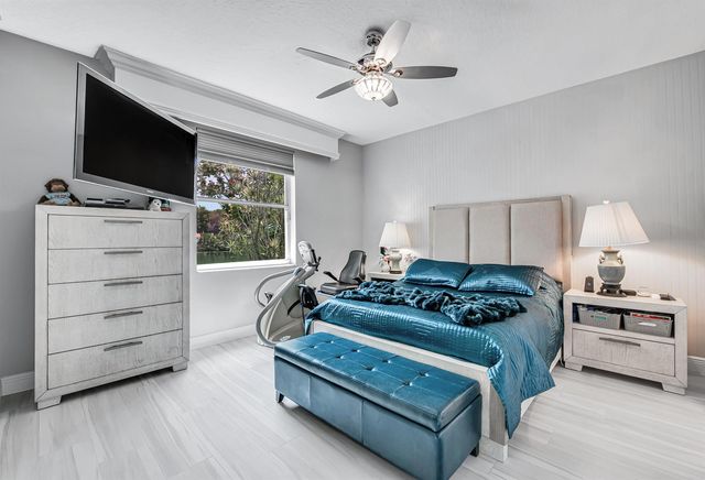 9636 Crescent View Drive N, Boynton Beach, FL 33437