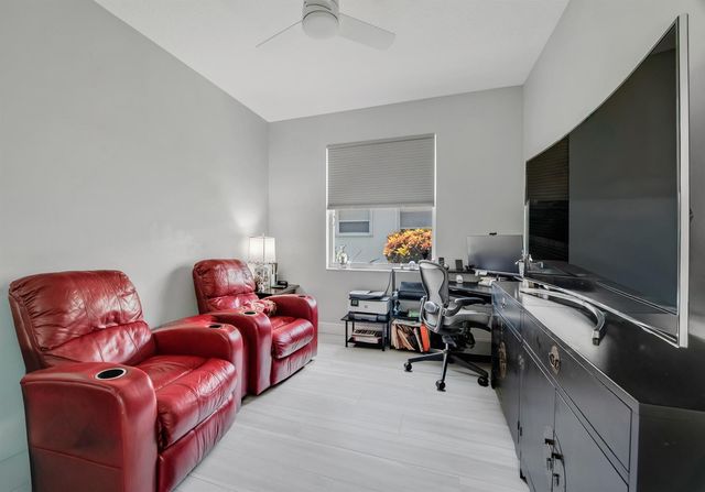 9636 Crescent View Drive N, Boynton Beach, FL 33437
