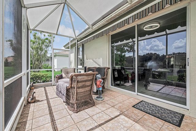 9636 Crescent View Drive N, Boynton Beach, FL 33437
