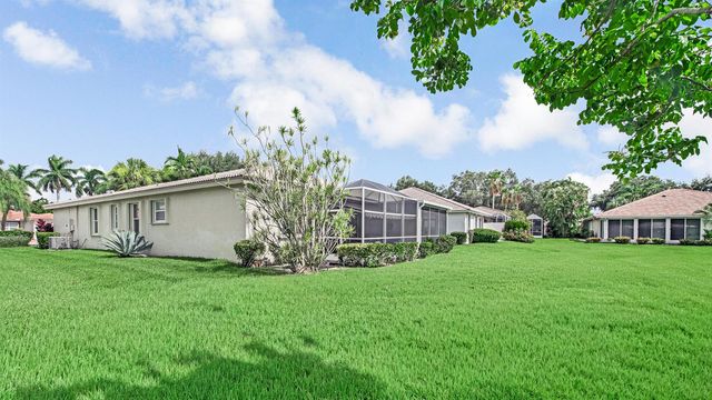 9636 Crescent View Drive N, Boynton Beach, FL 33437