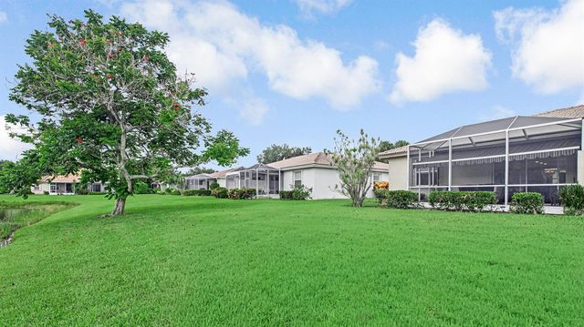 9636 Crescent View Drive N, Boynton Beach, FL 33437