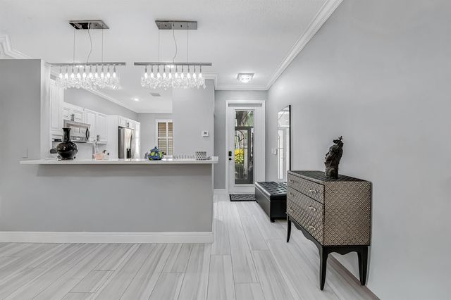 9636 Crescent View Drive N, Boynton Beach, FL 33437