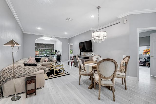 9636 Crescent View Drive N, Boynton Beach, FL 33437