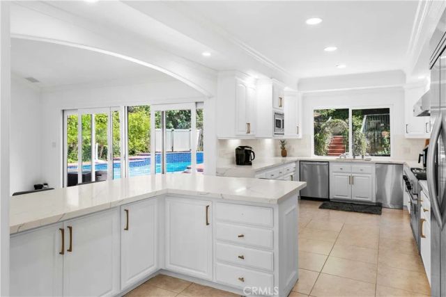 28820 Calabria, Agoura Hills, CA 91301