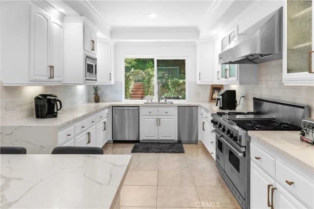 28820 Calabria, Agoura Hills, CA 91301