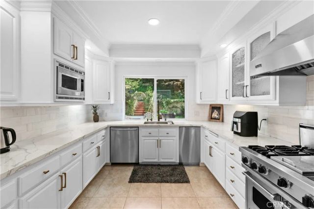 28820 Calabria, Agoura Hills, CA 91301