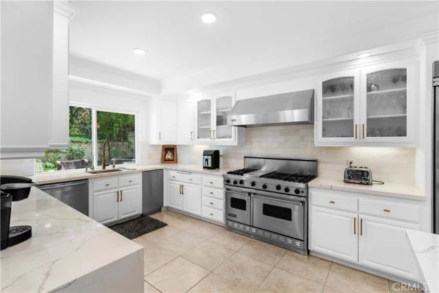 28820 Calabria, Agoura Hills, CA 91301