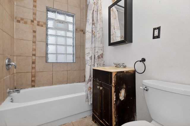 4624 N 29th STREET, Milwaukee, WI 53209