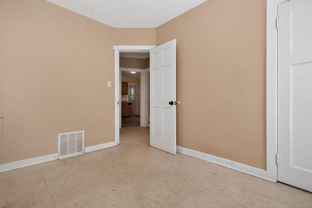 4624 N 29th STREET, Milwaukee, WI 53209