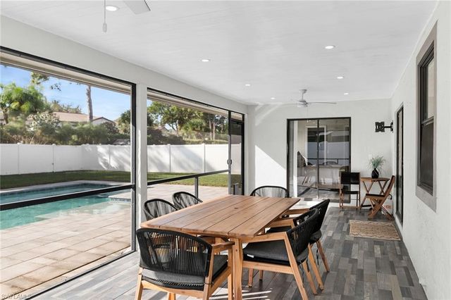 186 Wickliffe DR, Naples, FL 34110