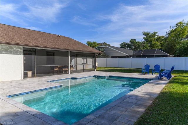 186 Wickliffe DR, Naples, FL 34110