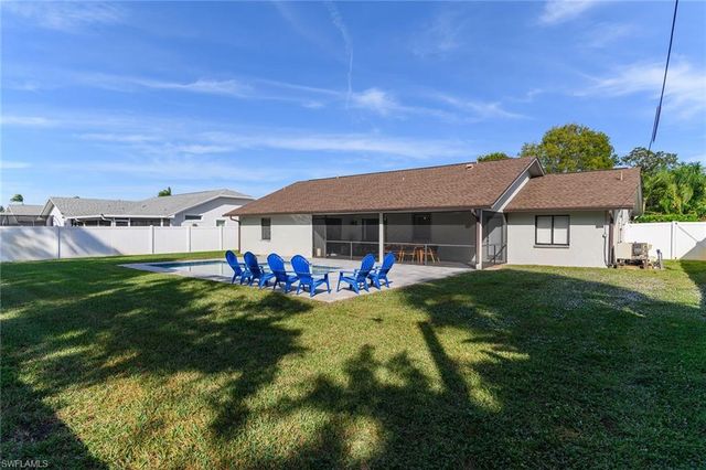 186 Wickliffe DR, Naples, FL 34110