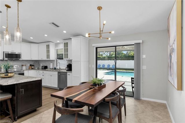 186 Wickliffe DR, Naples, FL 34110