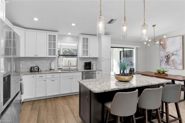 186 Wickliffe DR, Naples, FL 34110