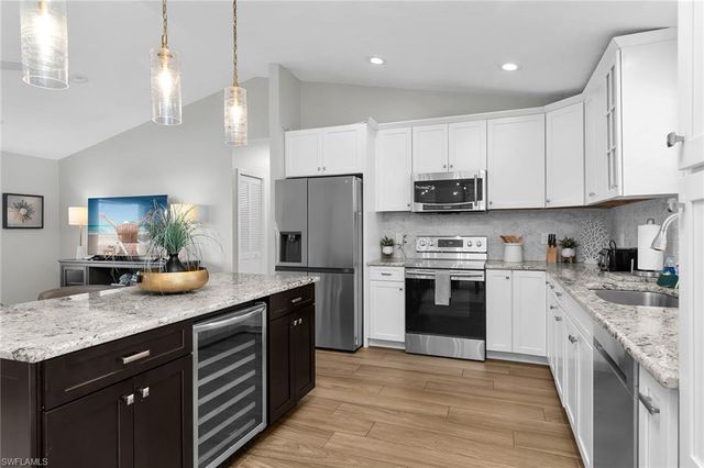 186 Wickliffe DR, Naples, FL 34110