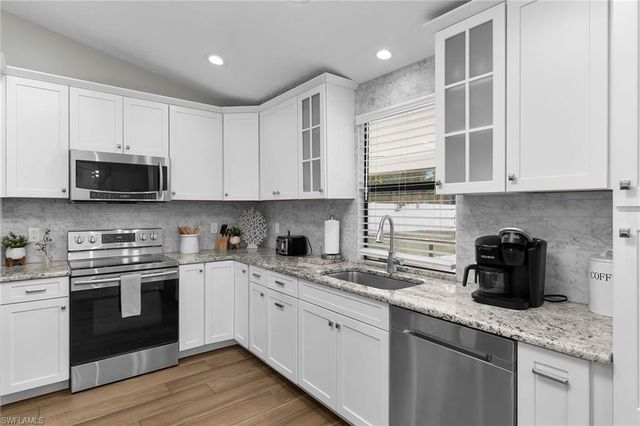 186 Wickliffe DR, Naples, FL 34110