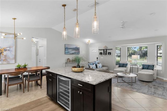 186 Wickliffe DR, Naples, FL 34110