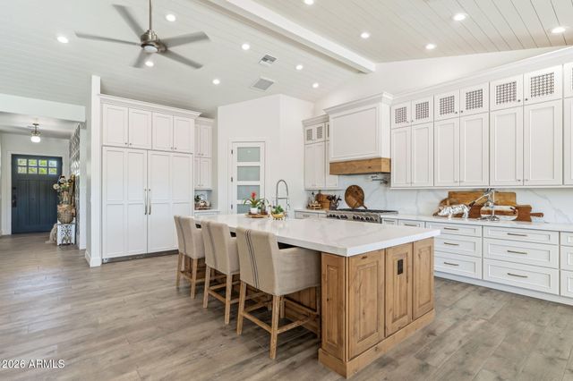 1811 E CLAREMONT Street, Phoenix, AZ 85016