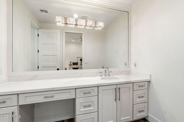 1811 E CLAREMONT Street, Phoenix, AZ 85016