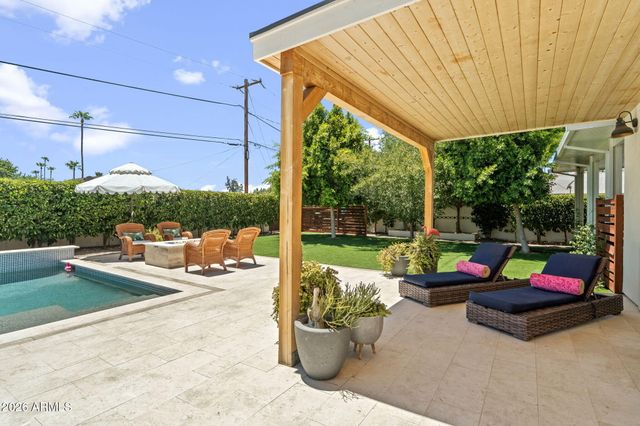 1811 E CLAREMONT Street, Phoenix, AZ 85016