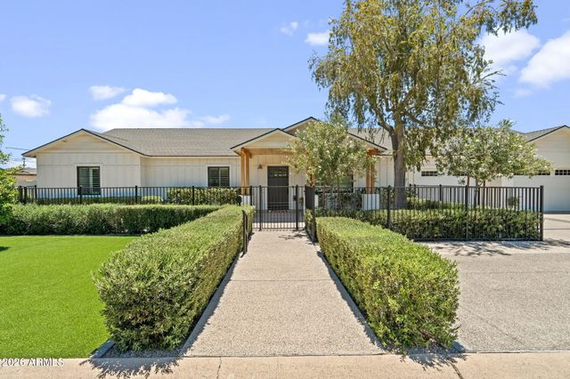 1811 E CLAREMONT Street, Phoenix, AZ 85016