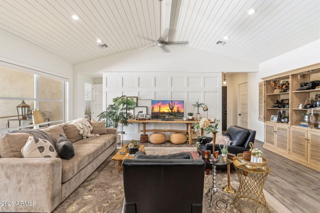 1811 E CLAREMONT Street, Phoenix, AZ 85016