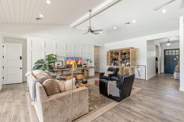 1811 E CLAREMONT Street, Phoenix, AZ 85016