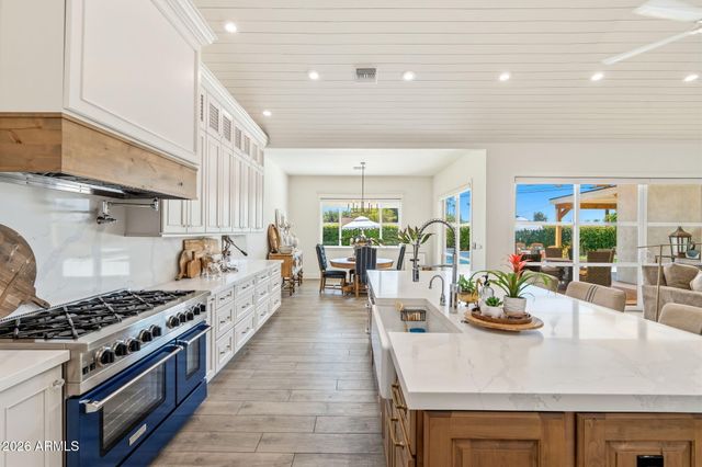 1811 E CLAREMONT Street, Phoenix, AZ 85016