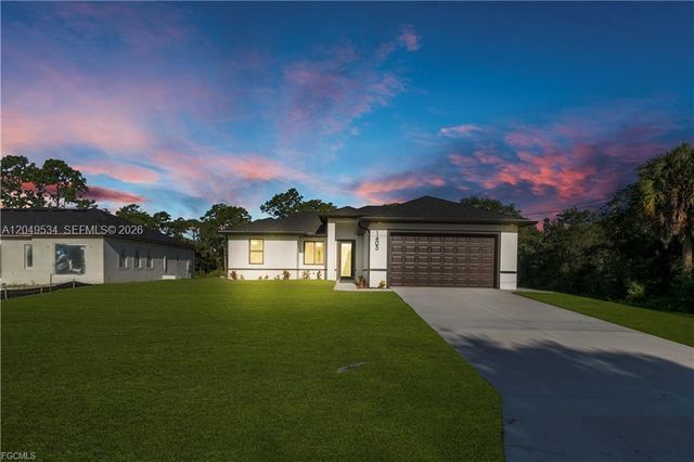 1405 Palmetto Avenue, Lehigh Acres, FL 33972