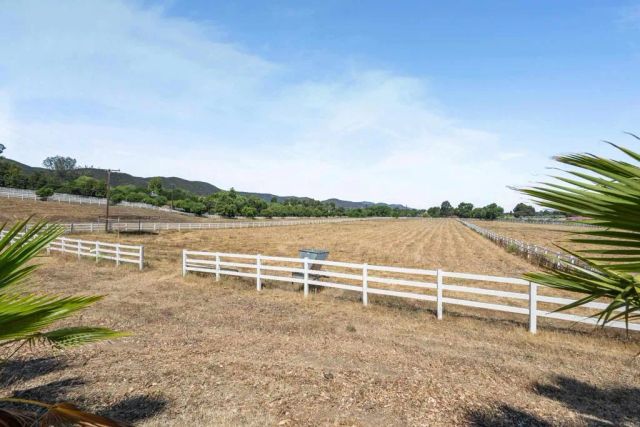 25450 Hayes Ave, Murrieta, CA 92562