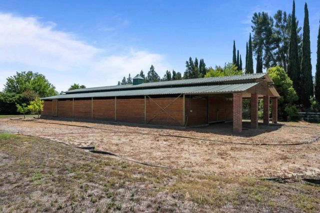 25450 Hayes Ave, Murrieta, CA 92562