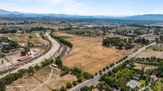 25450 Hayes Ave, Murrieta, CA 92562