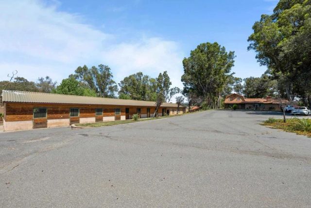 25450 Hayes Ave, Murrieta, CA 92562