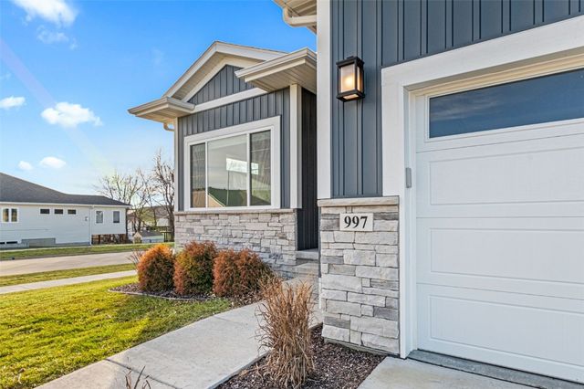 997 Thomas Circle, Tiffin, IA 52340