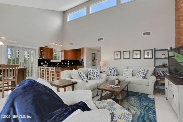 724 1ST Street S, Jacksonville Beach, FL 32250