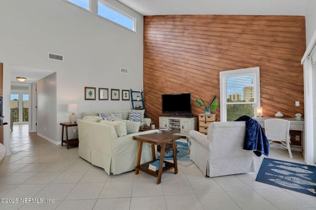 724 1ST Street S, Jacksonville Beach, FL 32250