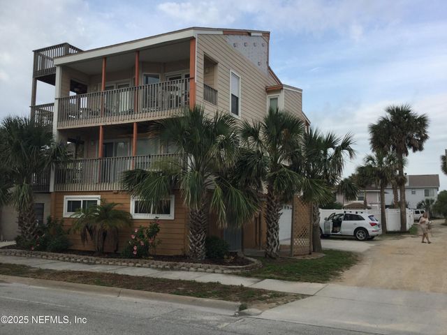 724 1ST Street S, Jacksonville Beach, FL 32250