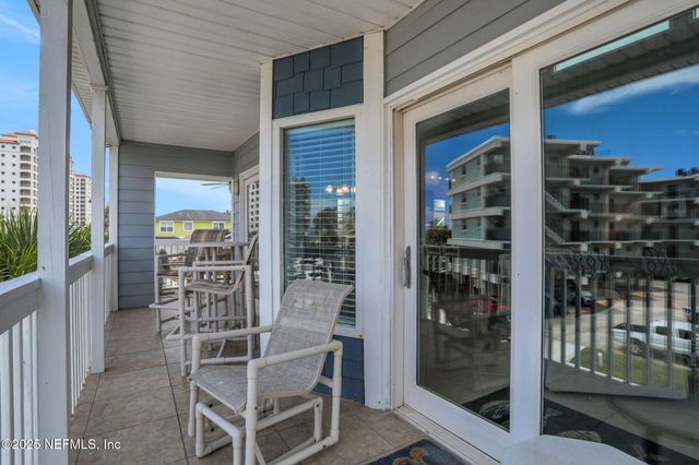 724 1ST Street S, Jacksonville Beach, FL 32250