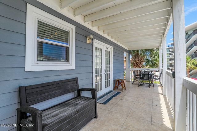 724 1ST Street S, Jacksonville Beach, FL 32250