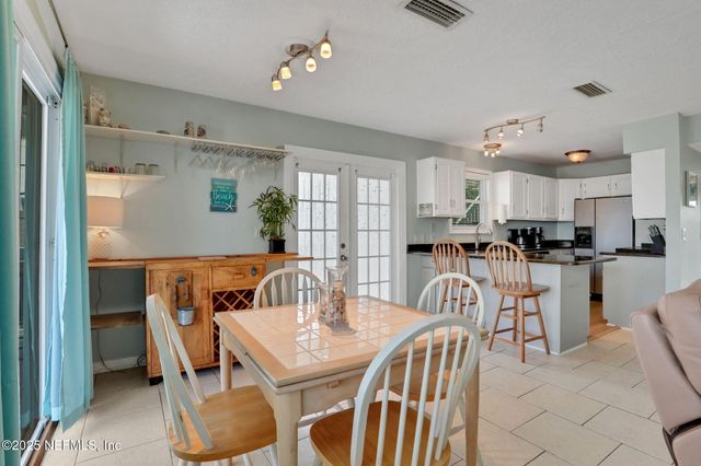 724 1ST Street S, Jacksonville Beach, FL 32250