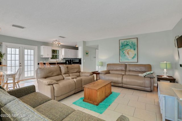 724 1ST Street S, Jacksonville Beach, FL 32250