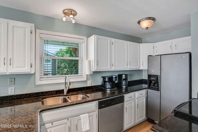 724 1ST Street S, Jacksonville Beach, FL 32250