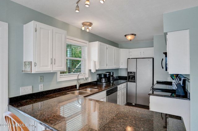 724 1ST Street S, Jacksonville Beach, FL 32250