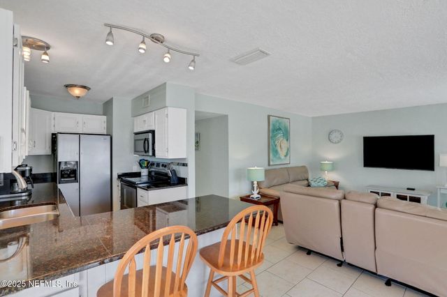 724 1ST Street S, Jacksonville Beach, FL 32250