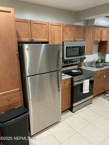 724 1ST Street S, Jacksonville Beach, FL 32250